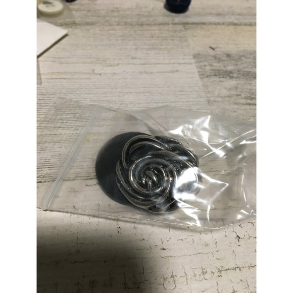 Miscellaneous collection of buttons - Picture 4 of 7